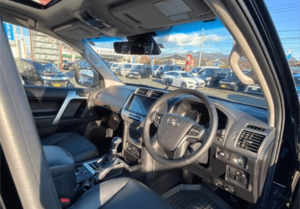 2020 Toyota Land Cruiser LUXURY - Certified Pre-Owned - Image 4