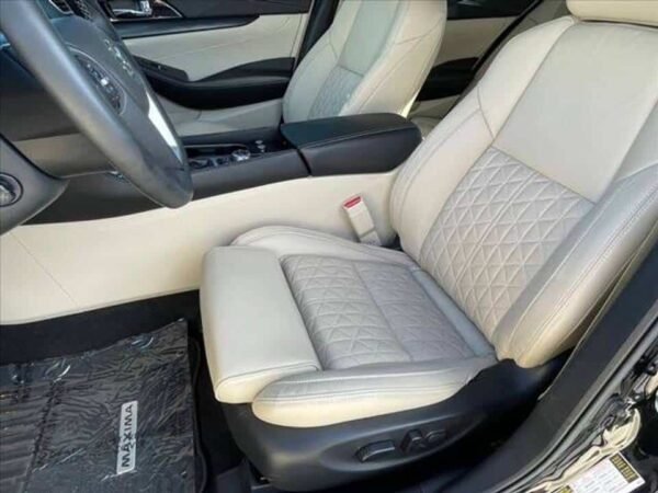 2022 Nissan Maxima 3.5 Platinum 4dr Sedan - Certified Pre-Owned - Image 5