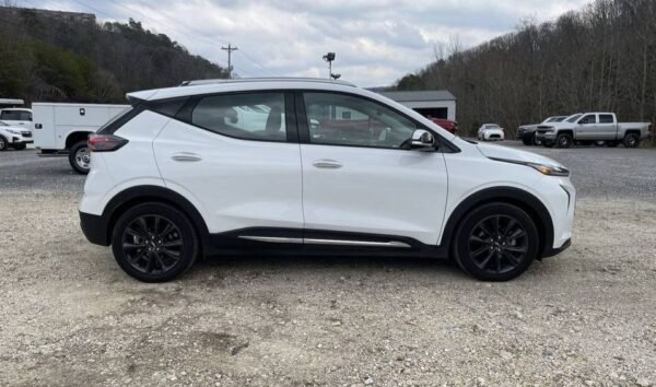 2022 Chevrolet Bolt EUV Premier 4dr Hatchback - Certified Pre-Owned - Image 5