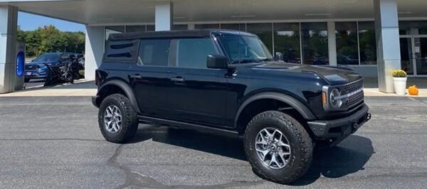 2021 Ford Bronco Badlands 4dr - Certified Pre-Owned - Image 2