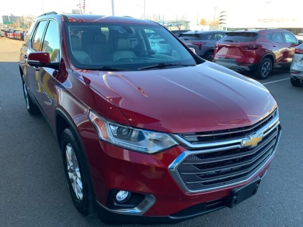 2020 Chevrolet Traverse LT Cloth 4dr - Certified Pre-Owned - Image 2