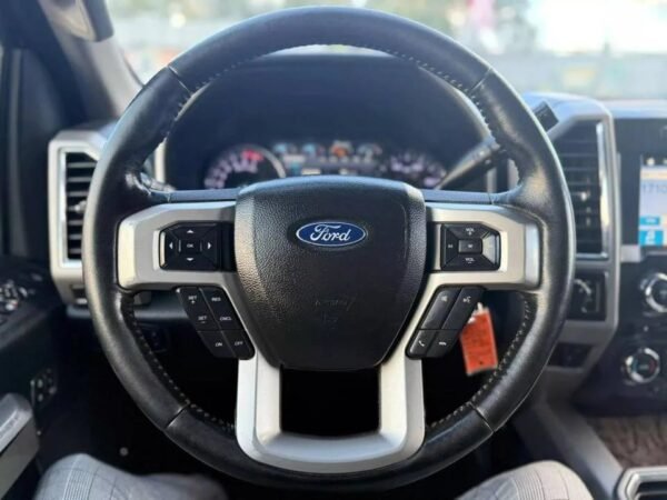 2018 Ford F-250 Super Duty Lariat 4dr - Certified Pre-Owned - Image 4