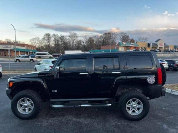 2010 HUMMER H3 Luxury 4dr - Certified Pre-Owned - Image 5