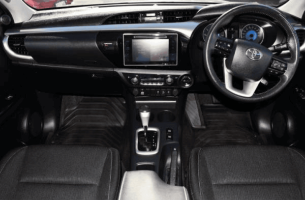 2020 Toyota Hilux (4X4) Technology - Certified Pre-Owned - Image 7