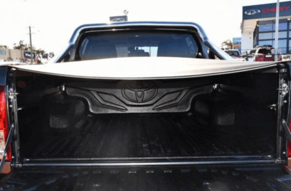 2020 Toyota Hilux (4X4) Technology - Certified Pre-Owned - Image 8